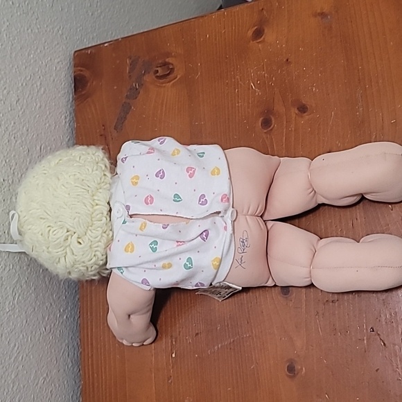 VINTAGE CABBAGE PATCH DOLL BLONDE HAIR BLUE EYE 1978 -1982 15 INCH - Picture 4 of 7